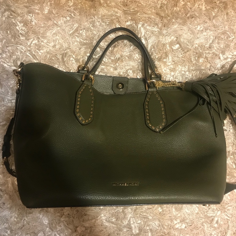 💯 Authentic Michael Kors Purse